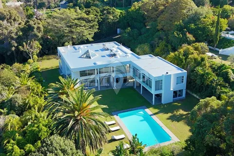 Commercial Property in Albert Luthuli — photo 1 of 6