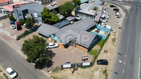 Mixed Use Property in Brandwag — photo 1 of 26