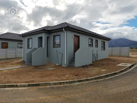 Residential Property in Groenheuwel — photo 1 of 25