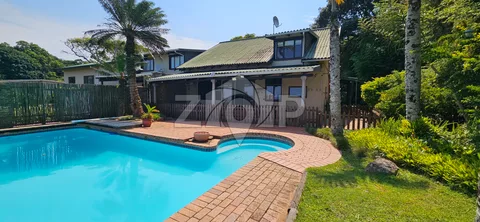 Townhouse in Amanzimtoti — photo 1 of 7