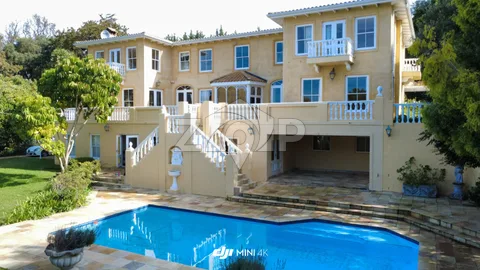 Residential Property in Constantia — photo 1 of 14