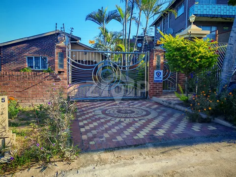 Residential Property in Shallcross — photo 1 of 31