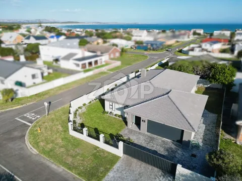 Residential Property in Franskraal — photo 1 of 24