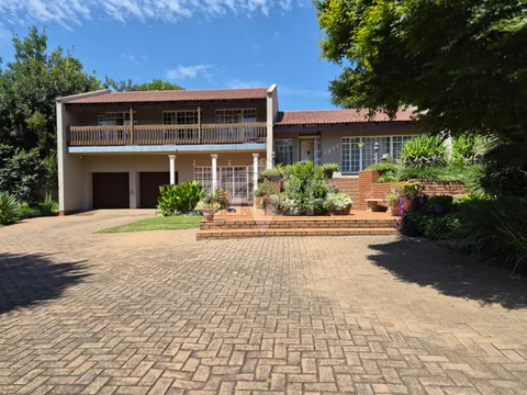 Residential Property in Henley On Klip — photo 1 of 27