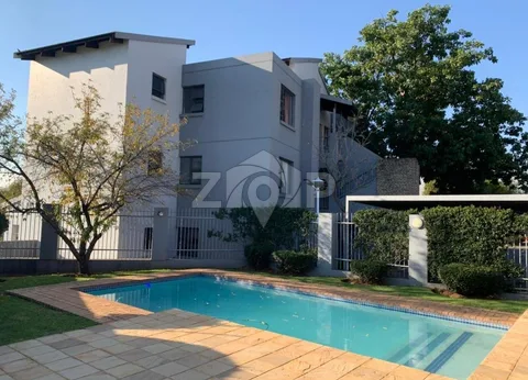 Apartment / Flat in Greenstone Hill — photo 1 of 10