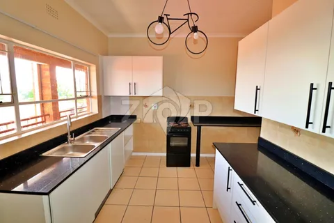 Apartment / Flat in Symhurst — photo 1 of 13