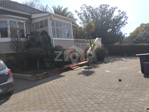 Residential Property in Kensington — photo 1 of 20
