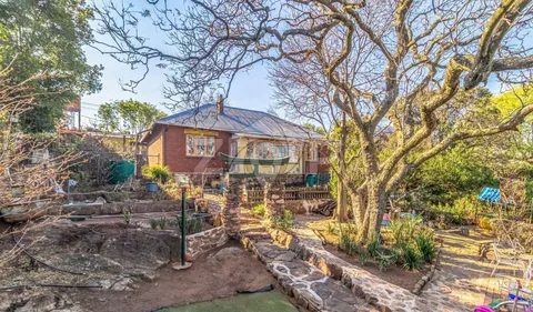 Residential Property in Kensington — photo 1 of 18