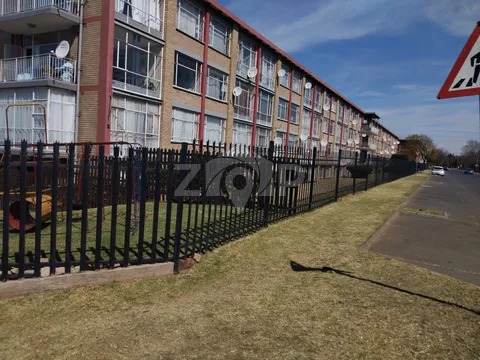 Apartment / Flat in Symhurst — photo 1 of 22