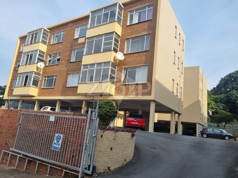 3.5 bedroom flat 2 bathrooms, 2 parkings upper Glenwood