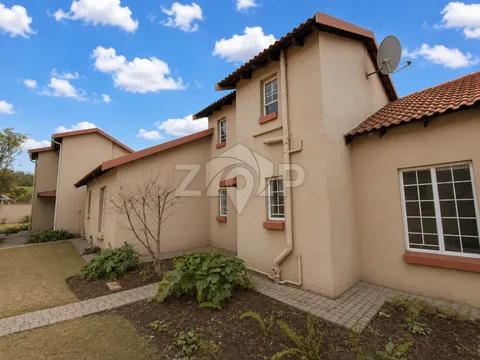 Townhouse in Illiondale — photo 1 of 6