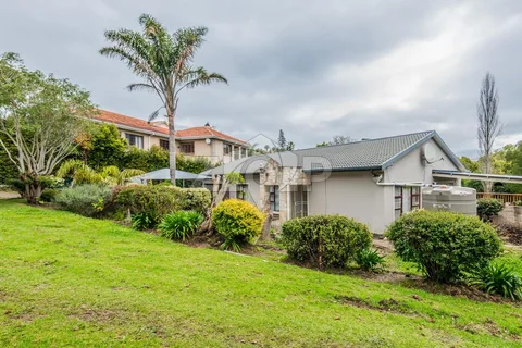 House in Eden — photo 1 of 22
