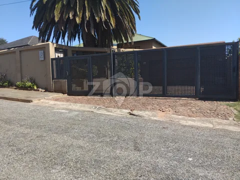 House in Kensington — photo 1 of 29