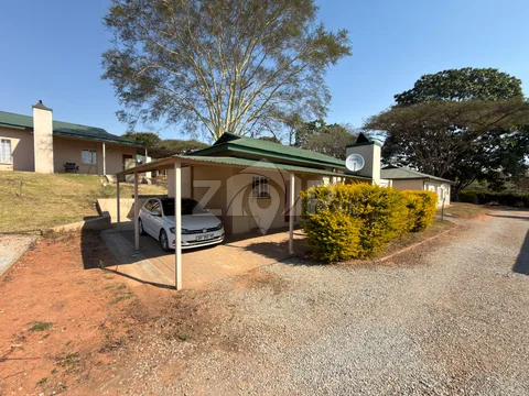 “Modern Family Home in Lowveld Lodge”