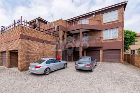 Apartment / Flat in Croydon — photo 1 of 20
