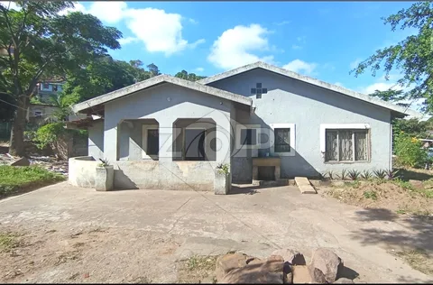 House in Pinetown South — photo 1 of 10