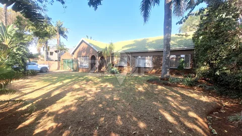 House in Dorandia — photo 1 of 30