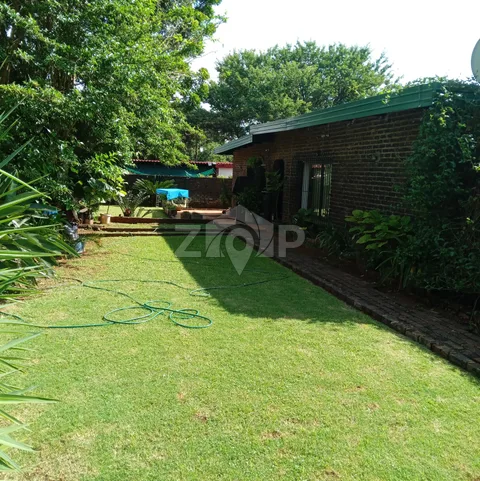 House in Dorandia — photo 1 of 28