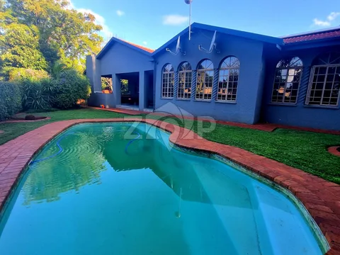 House in Dorandia — photo 1 of 23