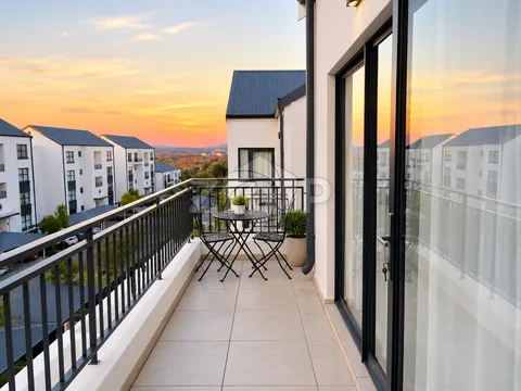 Apartment / Flat in Greenstone Hill — photo 1 of 10