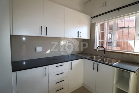 Apartment / Flat in Primrose — photo 1 of 14