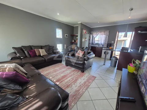 House in Germiston — photo 1 of 7