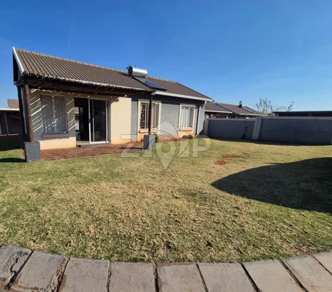 House in Germiston — photo 1 of 8