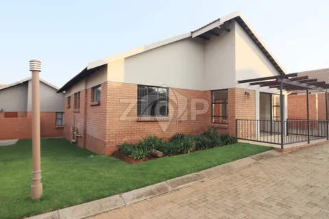 Townhouse in Langenhovenpark — photo 1 of 14