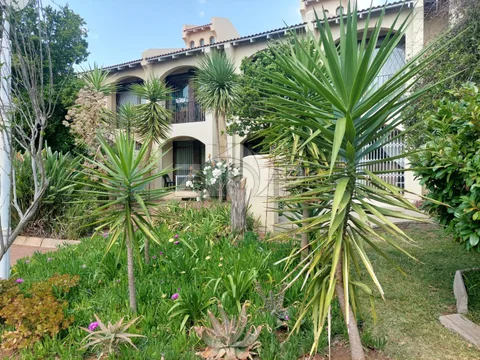Townhouse in Pentagonpark — photo 1 of 44