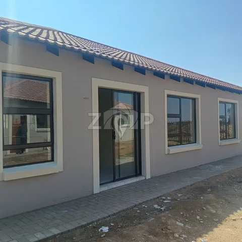 House in Bloemfontein — photo 1 of 17