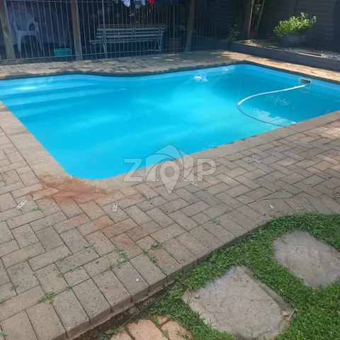 House in Langenhovenpark — photo 1 of 30