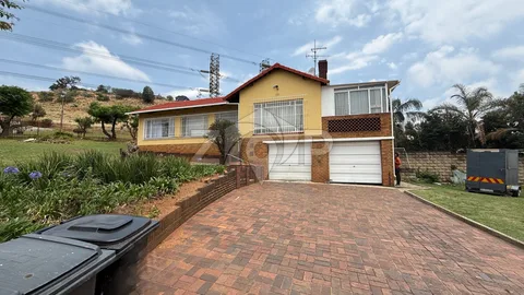 House in Sunnyrock — photo 1 of 15